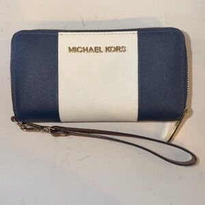 Michael kors zip wallet